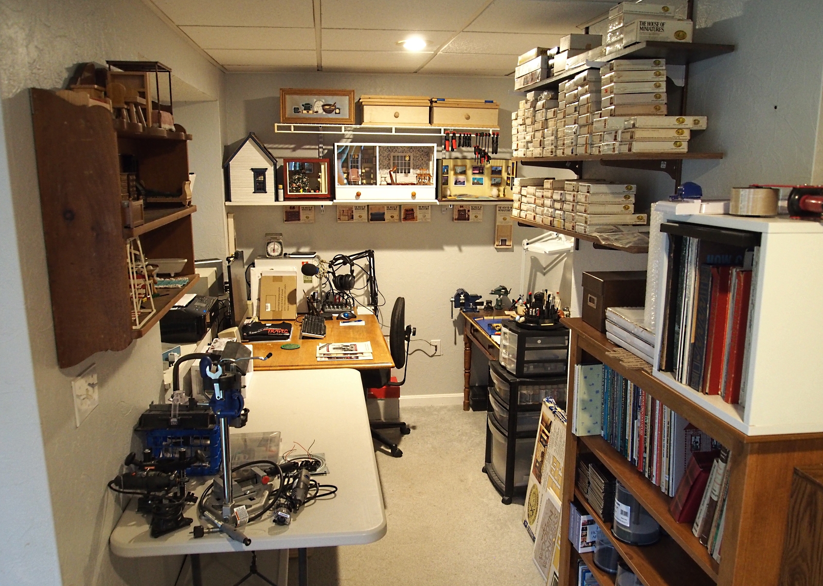 Miniatures Workspaces - House of Miniatures Builder